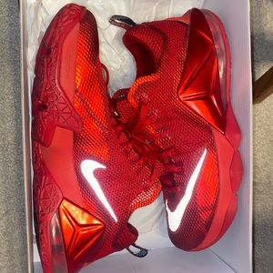 Lebron 12 Low Red